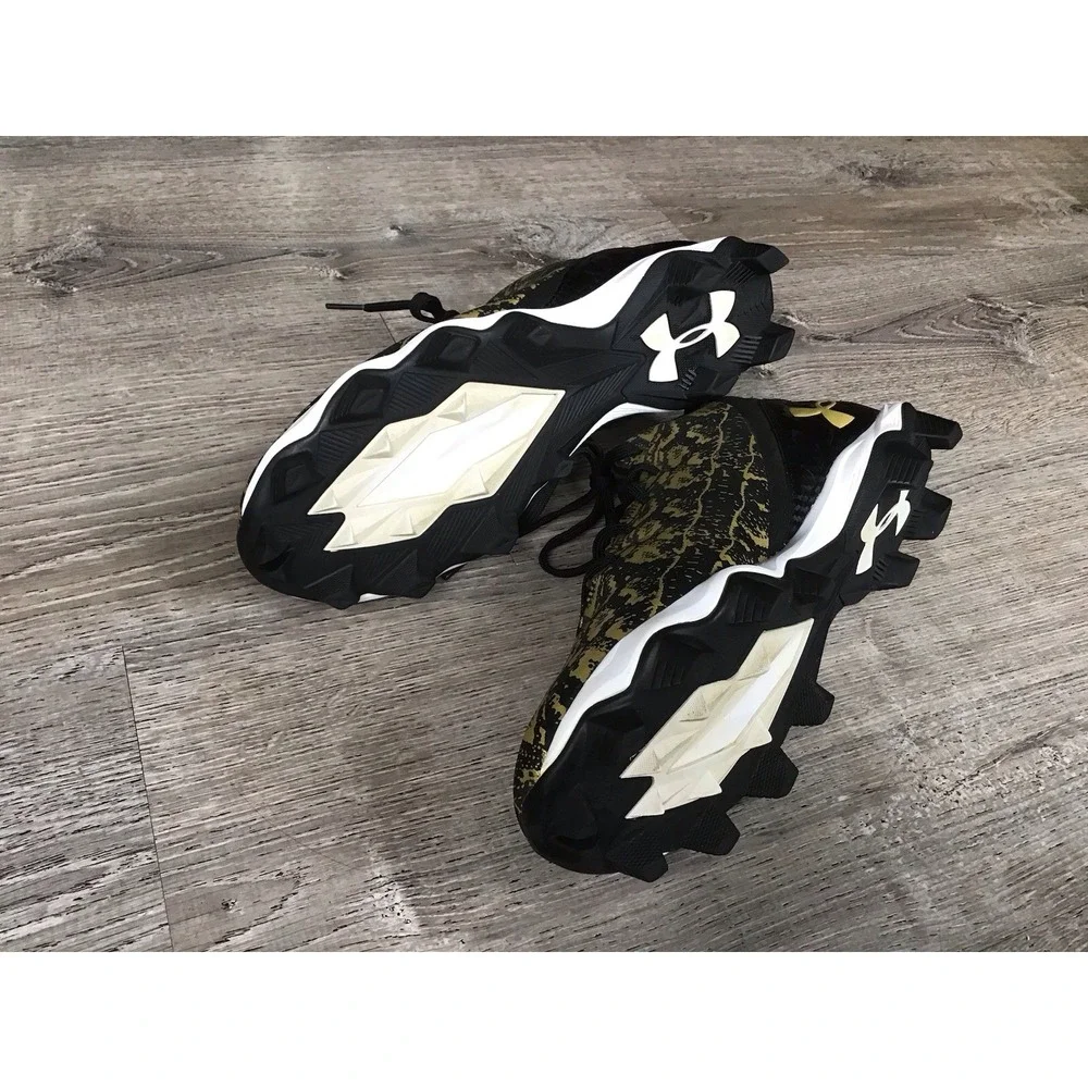 Under Armour Men's Size 9 Spotlight Football Cleats Black Gold 3024252-001.